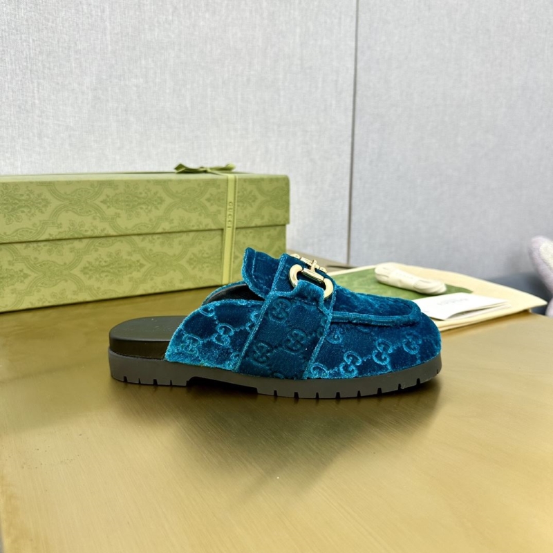 G*u*i slippers